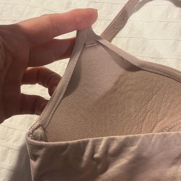Victoria's Secret Tan and Cream Bra - Picture 5 of 6